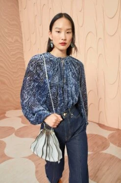 ULLA JOHNSON Pauline Blouse - Marine 8 ULLA JOHNSON Pauline Blouse - Marine -ULLA JOHNSON Outlet ULLA JOHNSON Pauline Blouse MARINE 0093