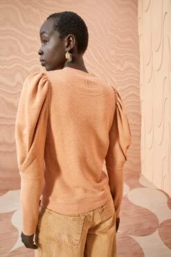 ULLA JOHNSON Philo Pullover - Resin 8 ULLA JOHNSON Philo Pullover - Resin -ULLA JOHNSON Outlet ULLA JOHNSON Philo Pullover RESIN 04