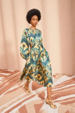 ULLA JOHNSON Penina Macrame Braided High Heel - Transparent Yellow 9 ULLA JOHNSON Penina Macrame Braided High Heel - Transparent Yellow -ULLA JOHNSON Outlet ULLA JOHNSON Tulia Dress CONSTELLATION 01 MAIN d54997e2 940e 4185 a219 9f2a23c137f7