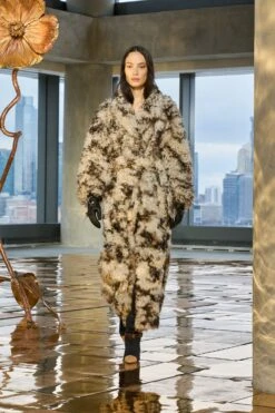 ULLA JOHNSON Ceryse Long Shearling Coat - Pietra 21 ULLA JOHNSON Ceryse Long Shearling Coat - Pietra -ULLA JOHNSON Outlet UllaJohnsonF2529