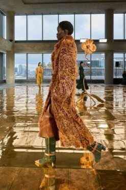 ULLA JOHNSON Ceryse Long Shearling Coat - Umber 18 ULLA JOHNSON Ceryse Long Shearling Coat - Umber -ULLA JOHNSON Outlet UllaJohnsonF25Side25