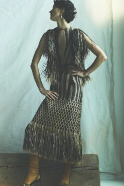 ULLA JOHNSON Nikita Fringe Sleeve Midi Dress - Tapir 9 ULLA JOHNSON Nikita Fringe Sleeve Midi Dress - Tapir -ULLA JOHNSON Outlet Ulla Johnson PF25 Annemariek van Drimmelen 6